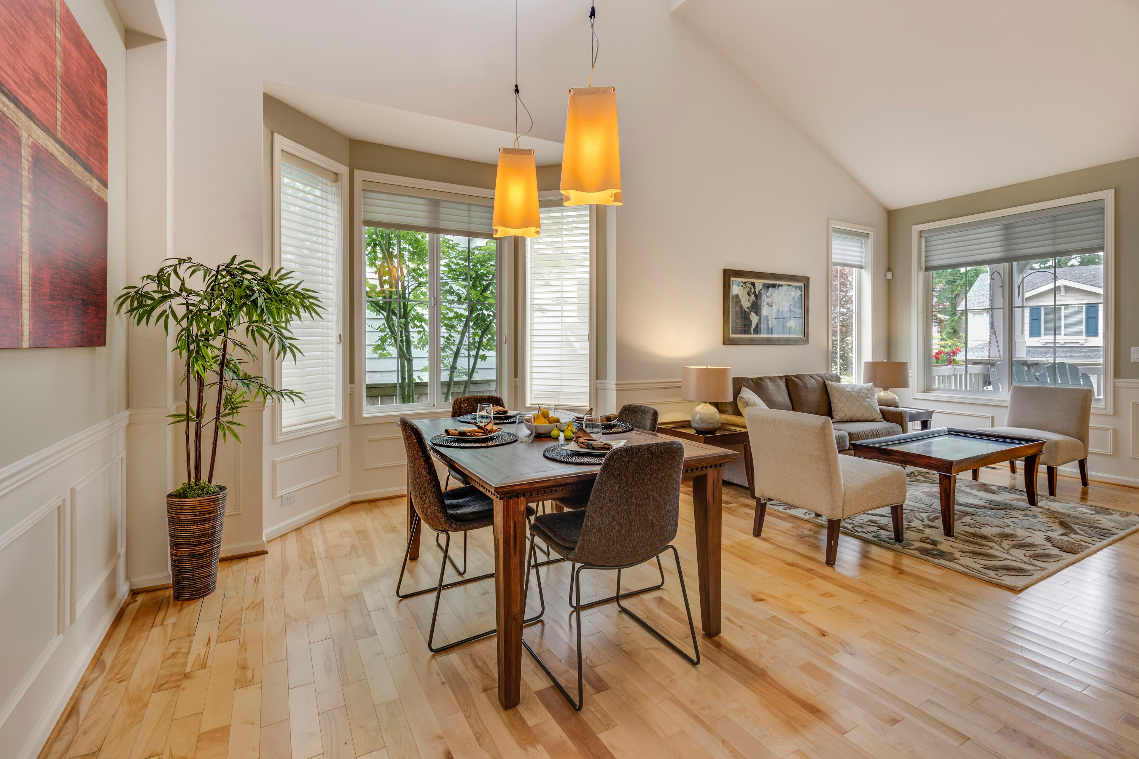 Floor-to-ceiling joinery